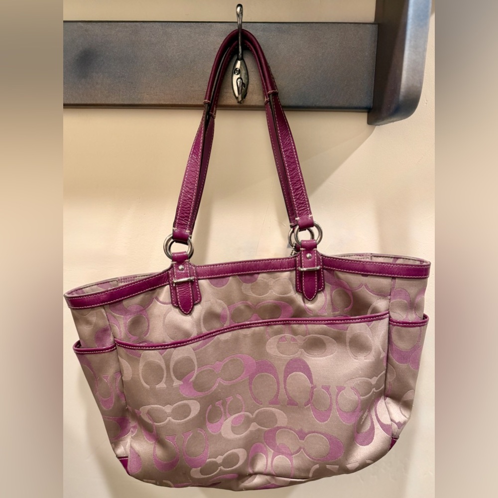 Coach Signature Canvas Tote Bag Purple Patent Leather Trim Shoulder Bag - Picture 2 of 10
